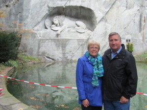 Mike and Pat at the Dying Lion Monument, dedicated to Swiss men who died heroically at Tuileries in 1792