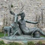 A statue of the hunt